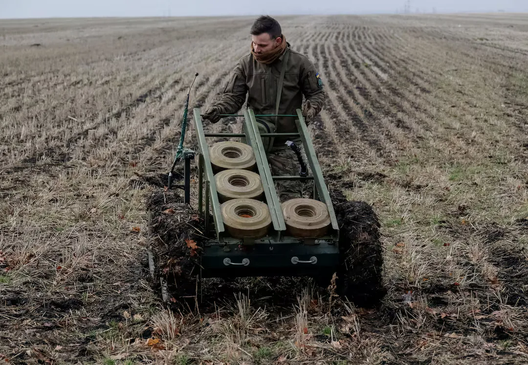 «Невидимий бар’єр за десятки кілометрів»: як Україна навчилася зупиняти наступи ворога дистанційними мінними пастками